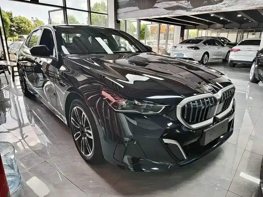 BMW 5 Series — фото 10