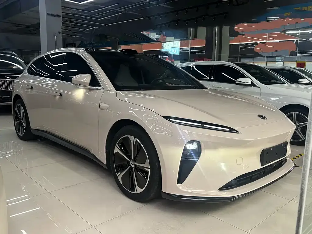 NIO ET5T