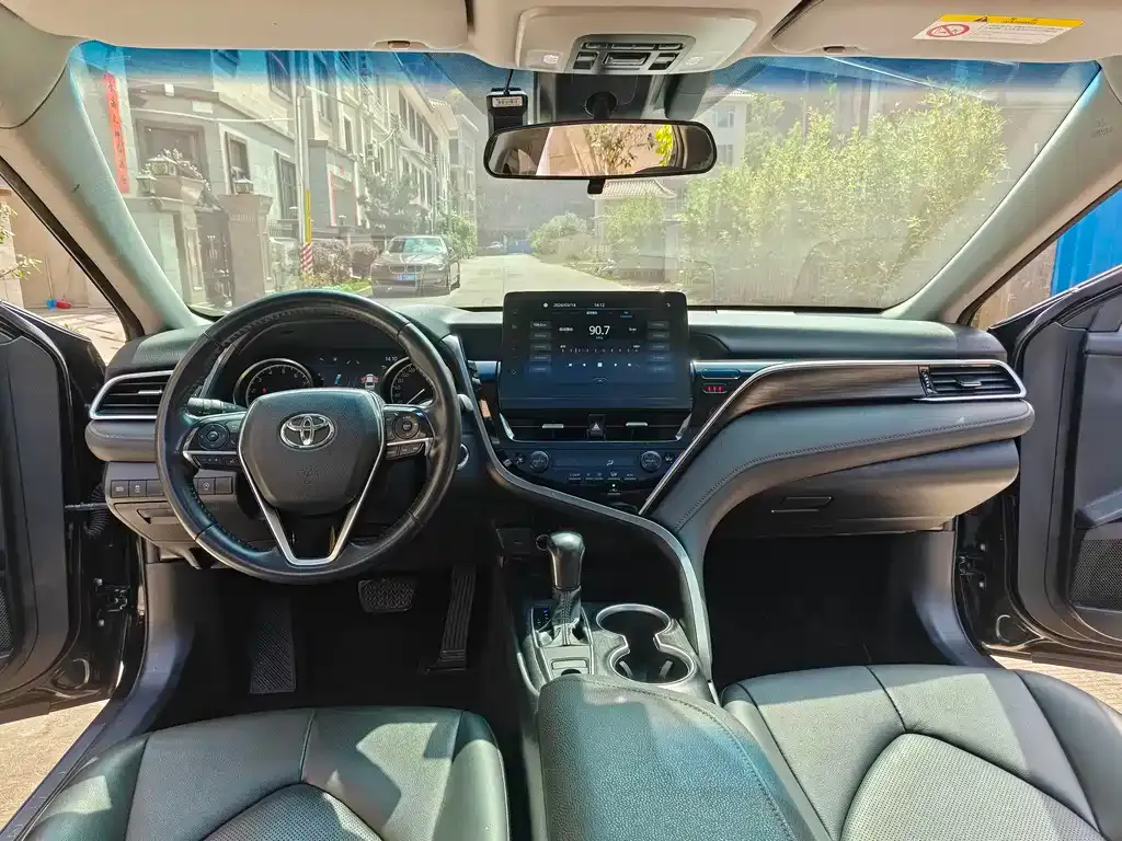 Toyota Camry 2023 из CN, фото 6