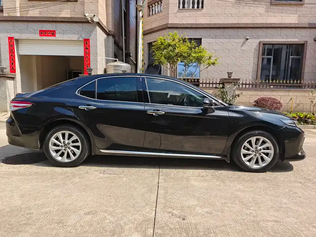 Toyota Camry 2023 из CN, фото 3