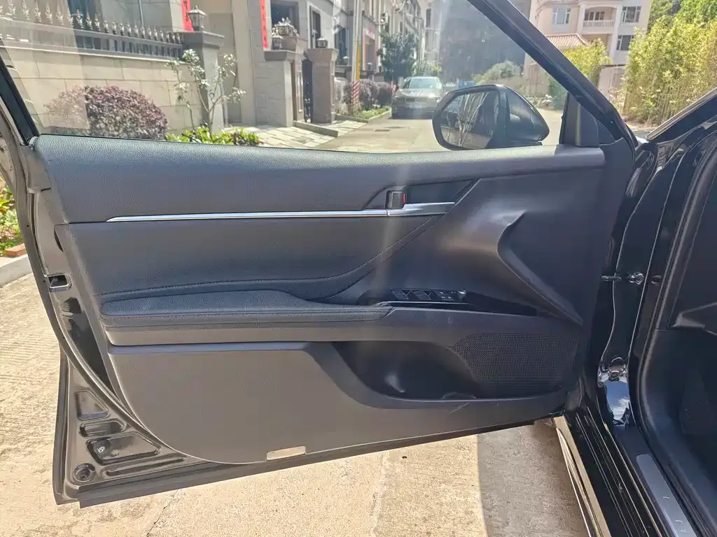 Toyota Camry 2023 из CN, фото 5