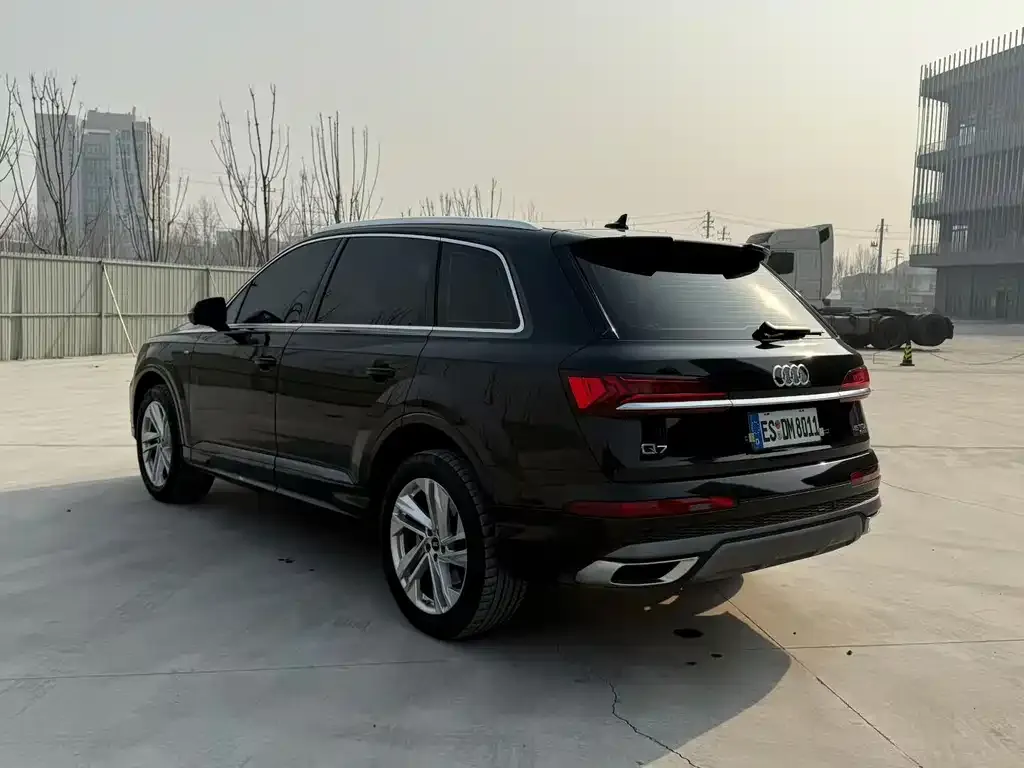 Audi Q7 — фото 2