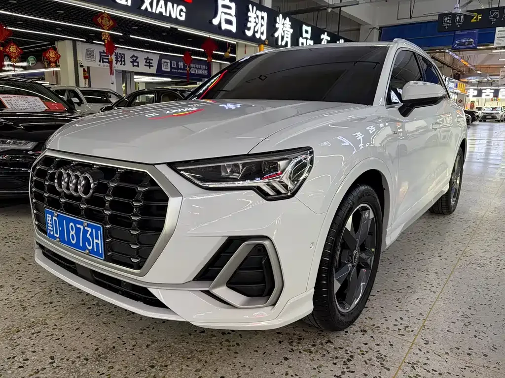 Audi Q3 — фото 1