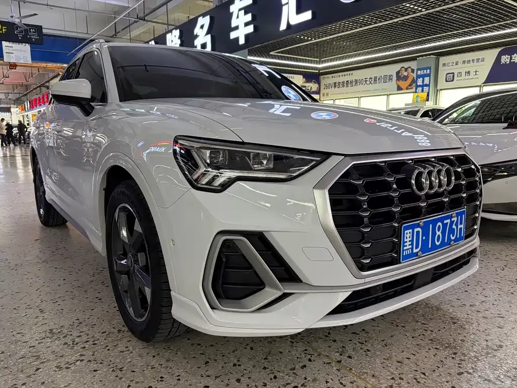 Audi Q3 — фото 7