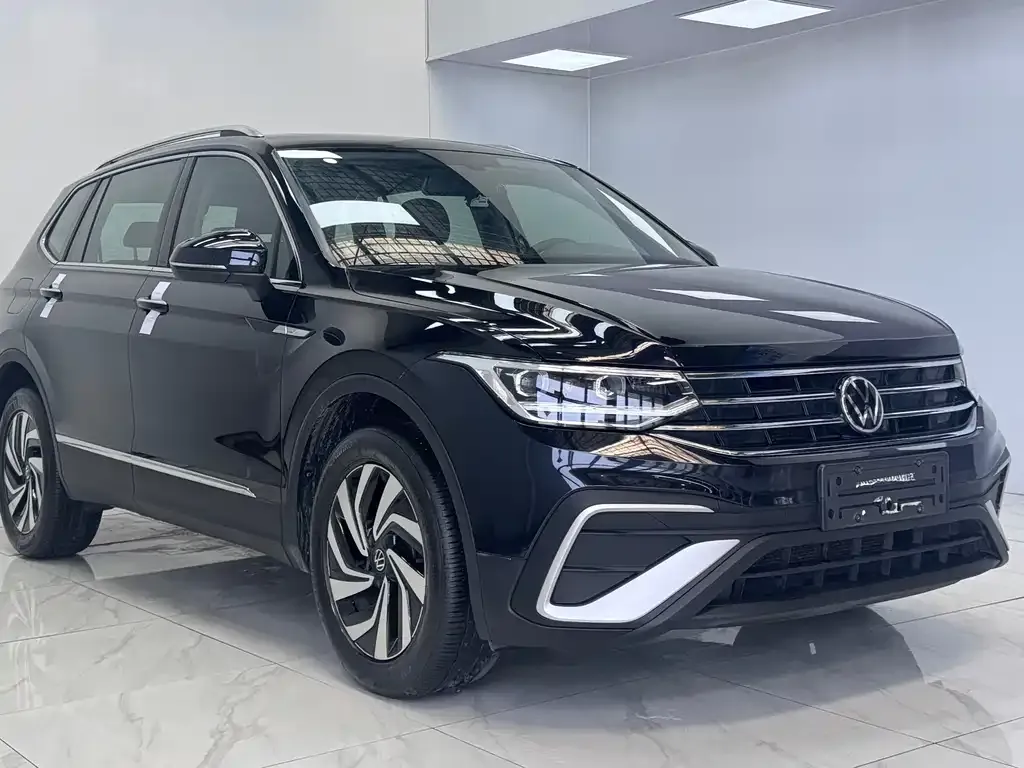 Volkswagen Tiguan L 2022 из CN, фото 2