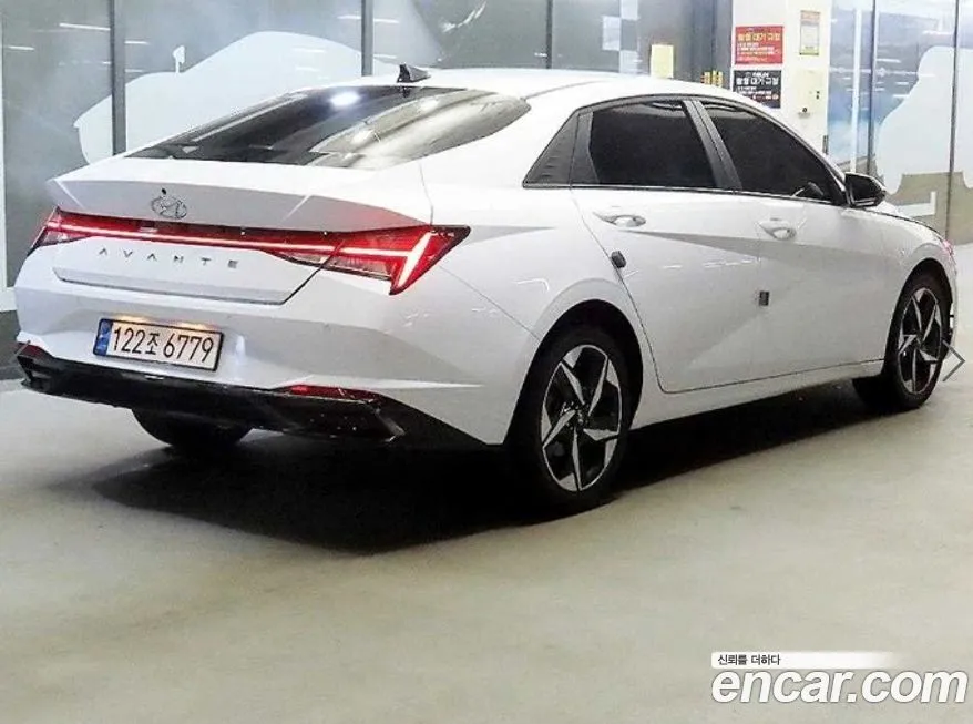 Hyundai AVANTE — фото 4