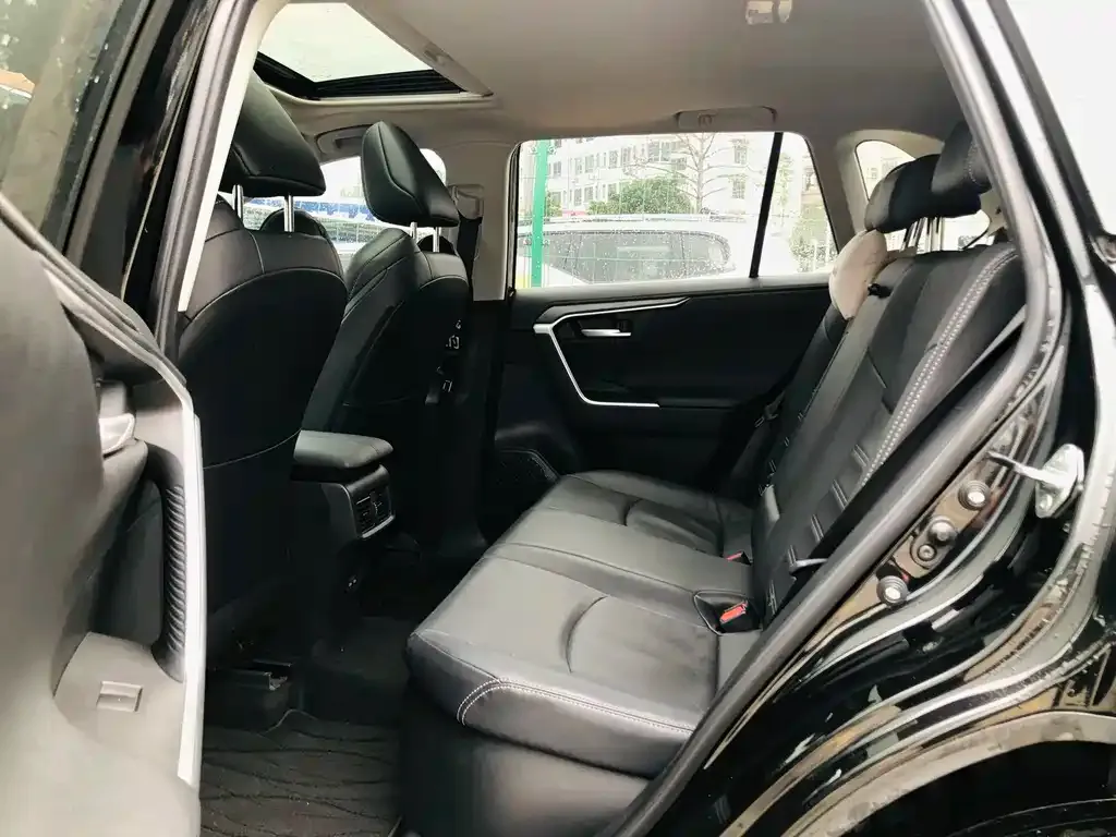 Toyota Wildlander — фото 10