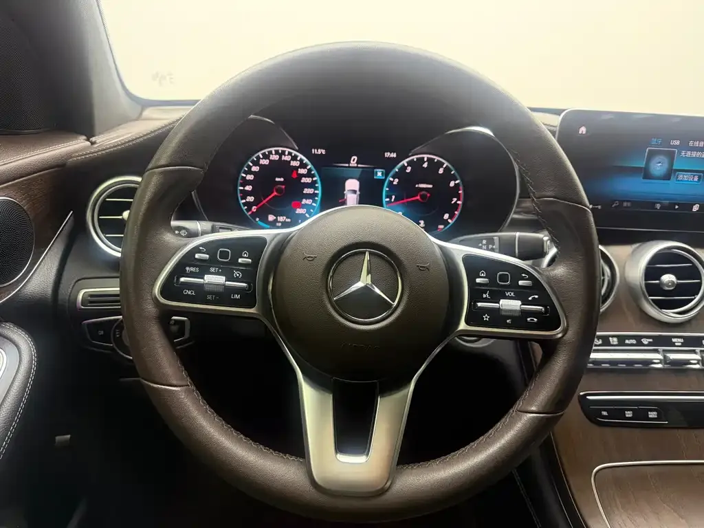 Mercedes-Benz GLC — фото 10