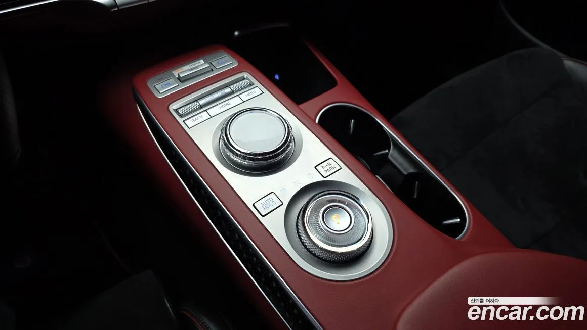 Genesis GV70 — фото 3