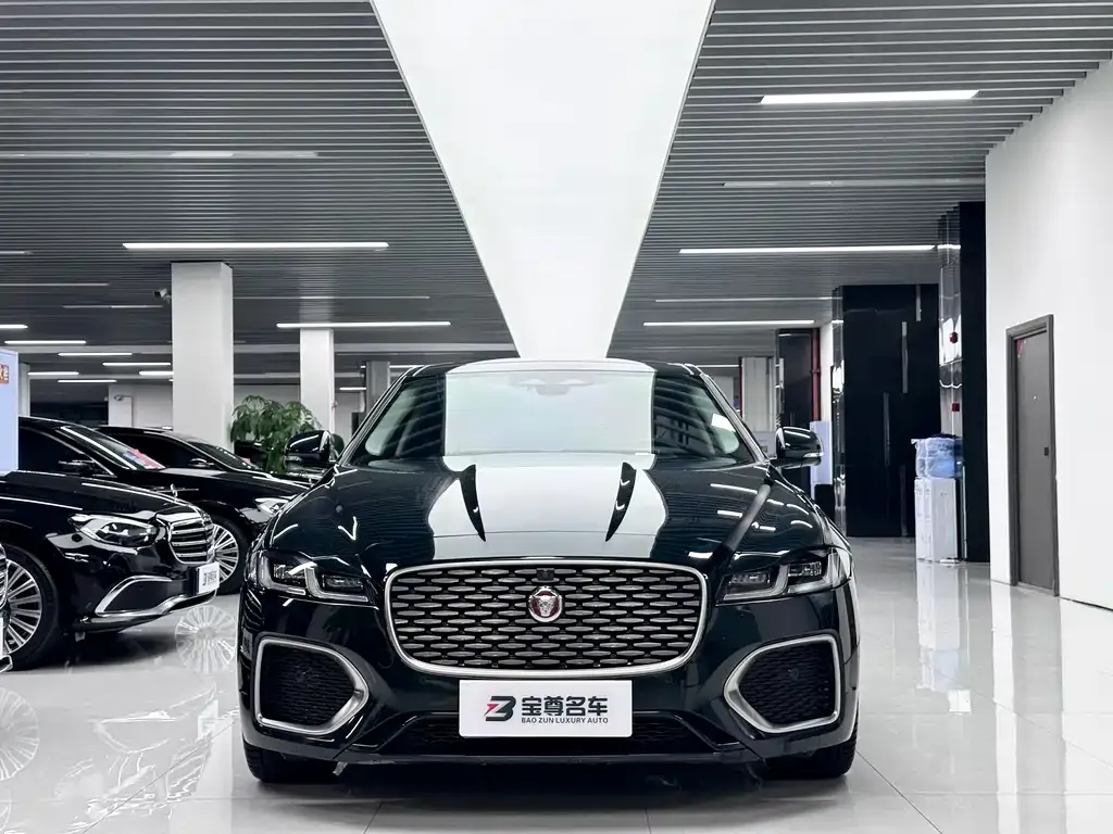 Jaguar XFL — фото 10
