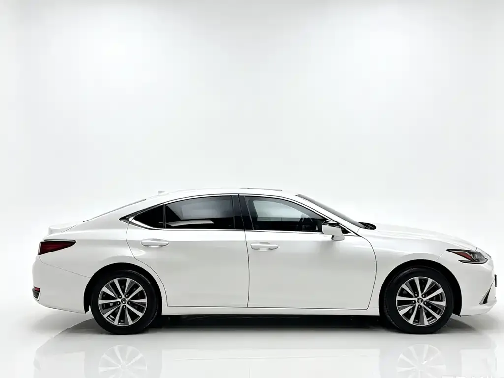 Lexus ES 2021 из CN, фото 9