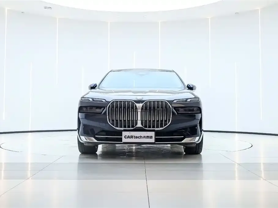 BMW 7 Series — фото 3