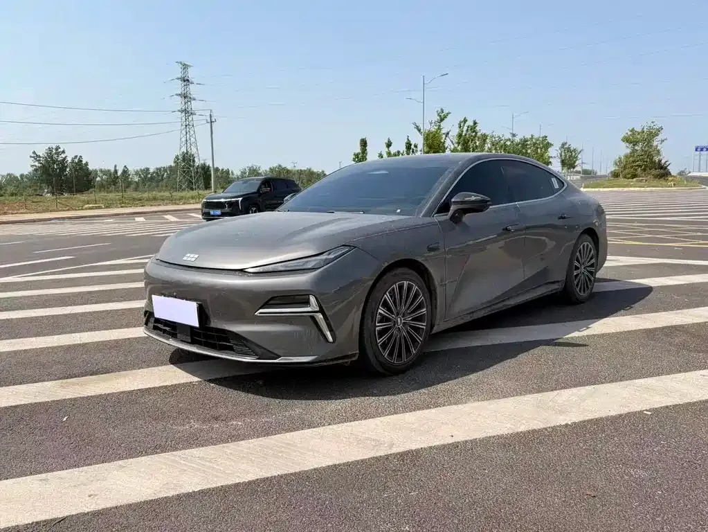 Geely Galaxy Xingyao 8