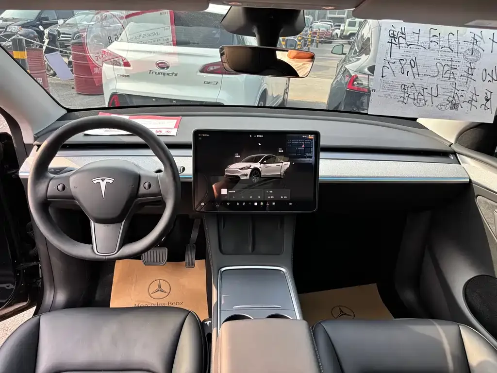 Tesla Model Y — фото 2