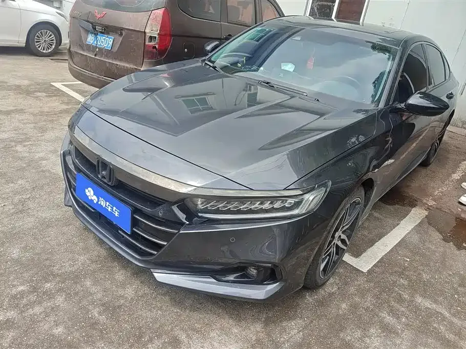 Honda Accord — фото 1
