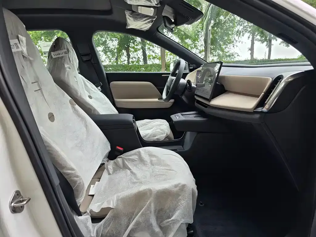 Volvo XC70 Plug-in Hybrid 2026 из CN, фото 3