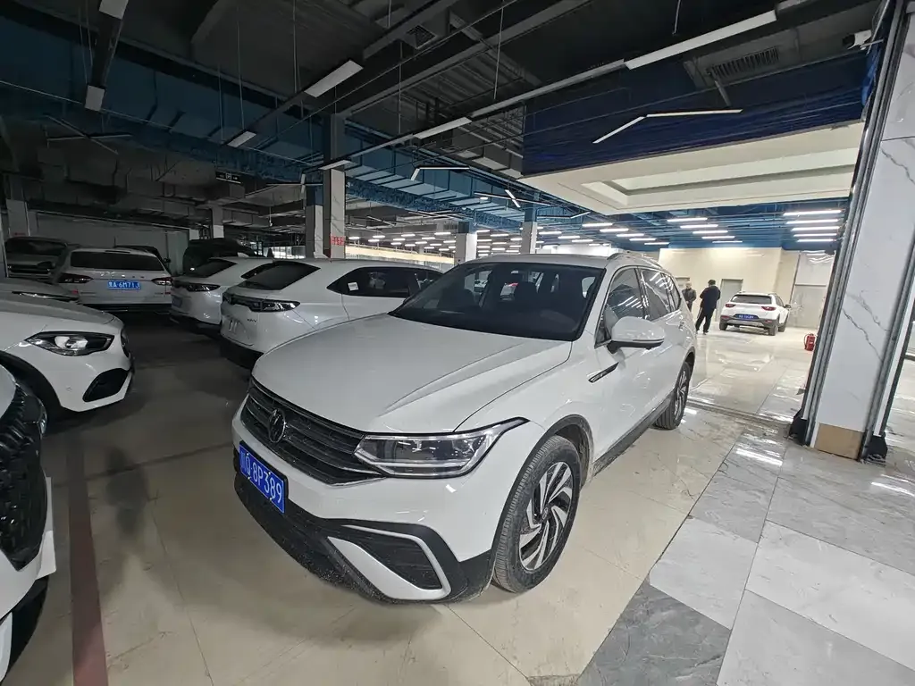 Volkswagen Tiguan L