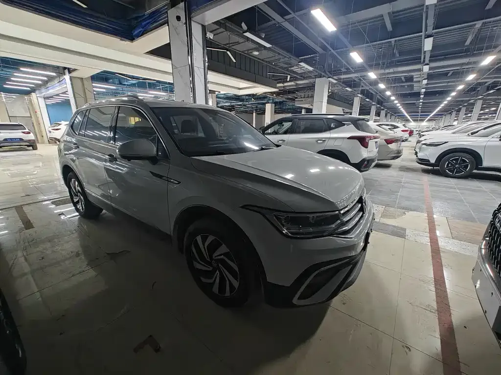Volkswagen Tiguan L 2022 из CN, фото 9