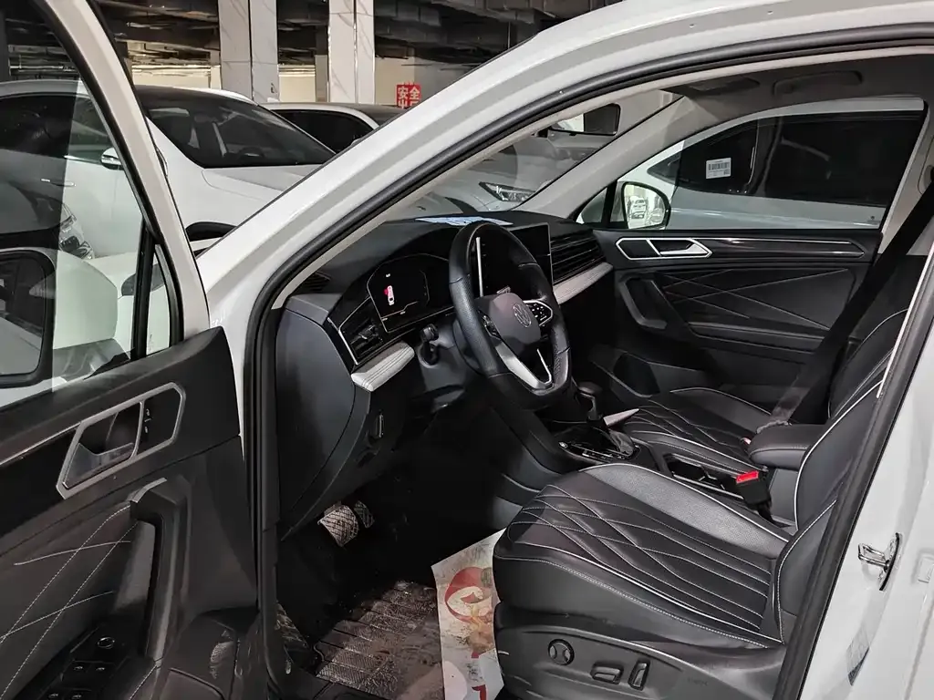 Volkswagen Tiguan L 2022 из CN, фото 3