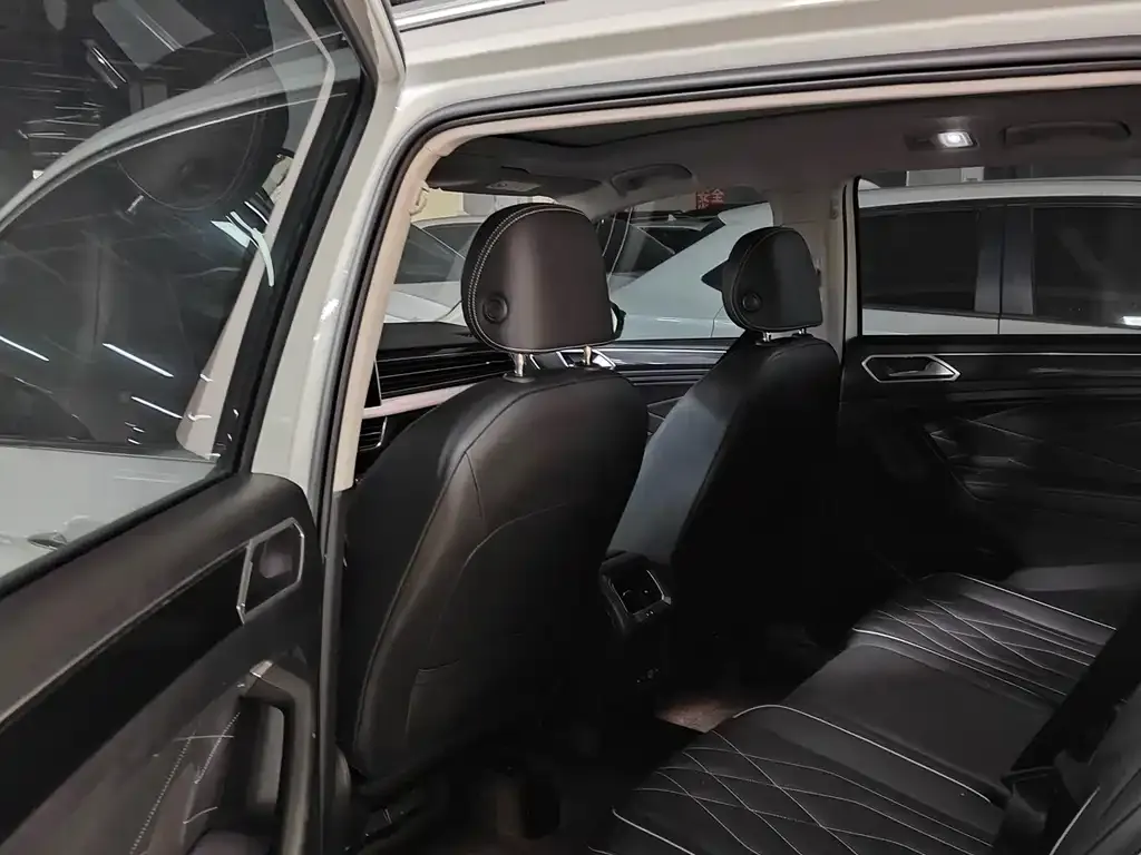 Volkswagen Tiguan L 2022 из CN, фото 5