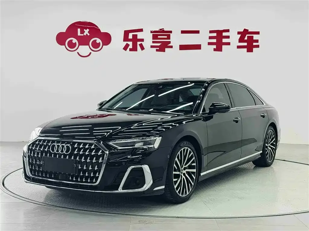 Audi A8 — фото 1