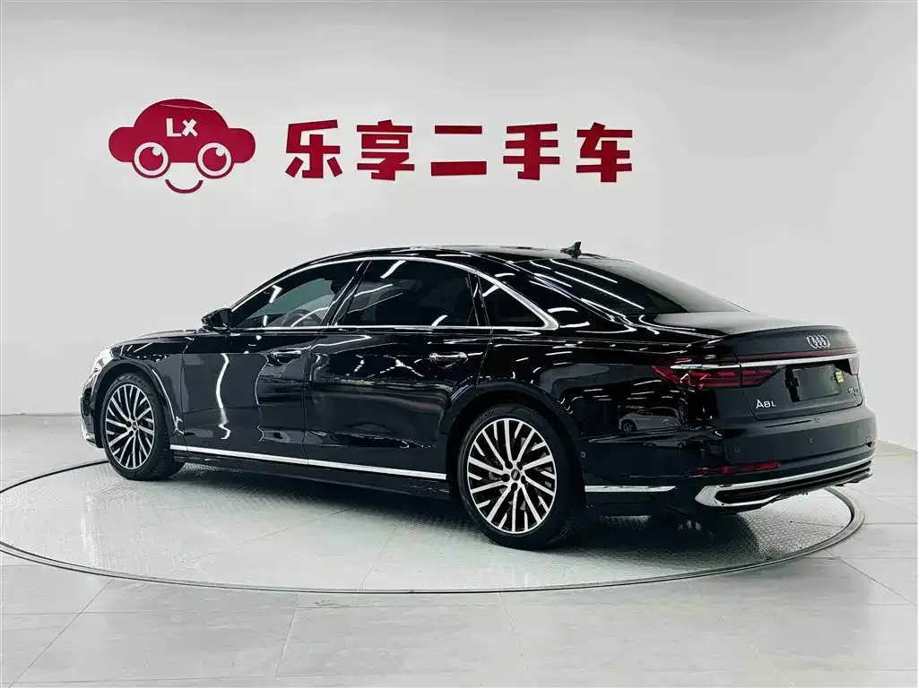 Audi A8 — фото 9