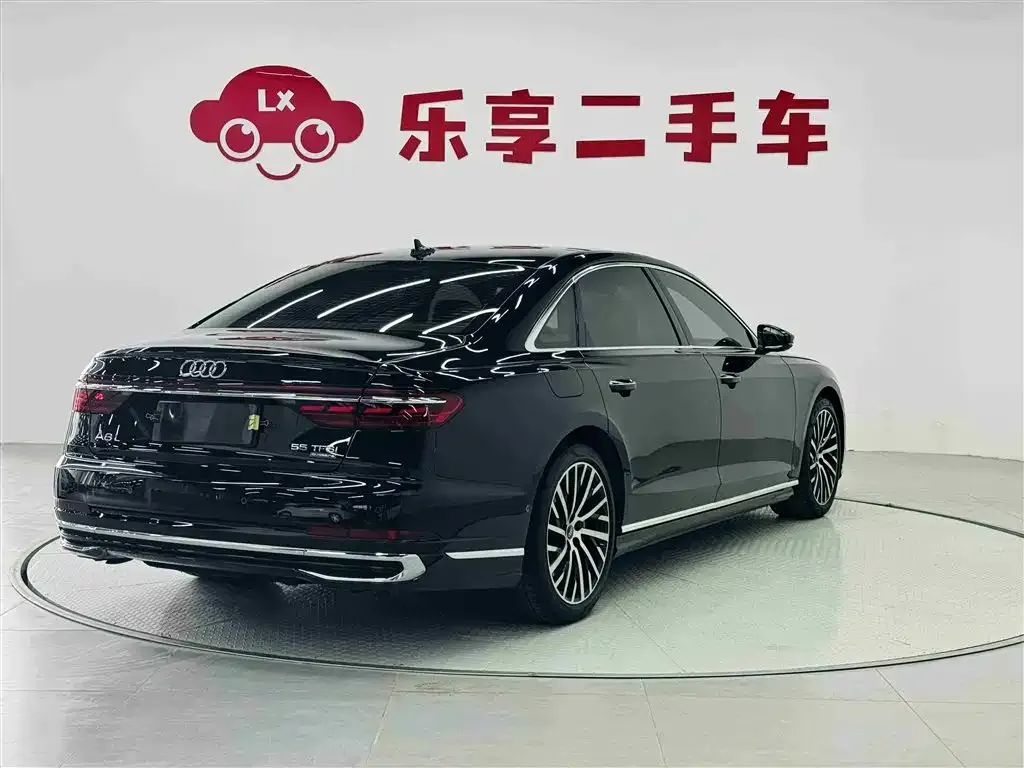 Audi A8 — фото 8