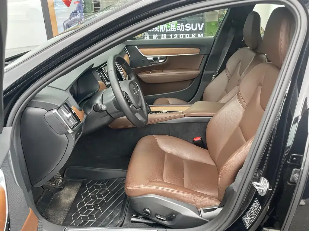 Volvo S90 2024 из CN, фото 8