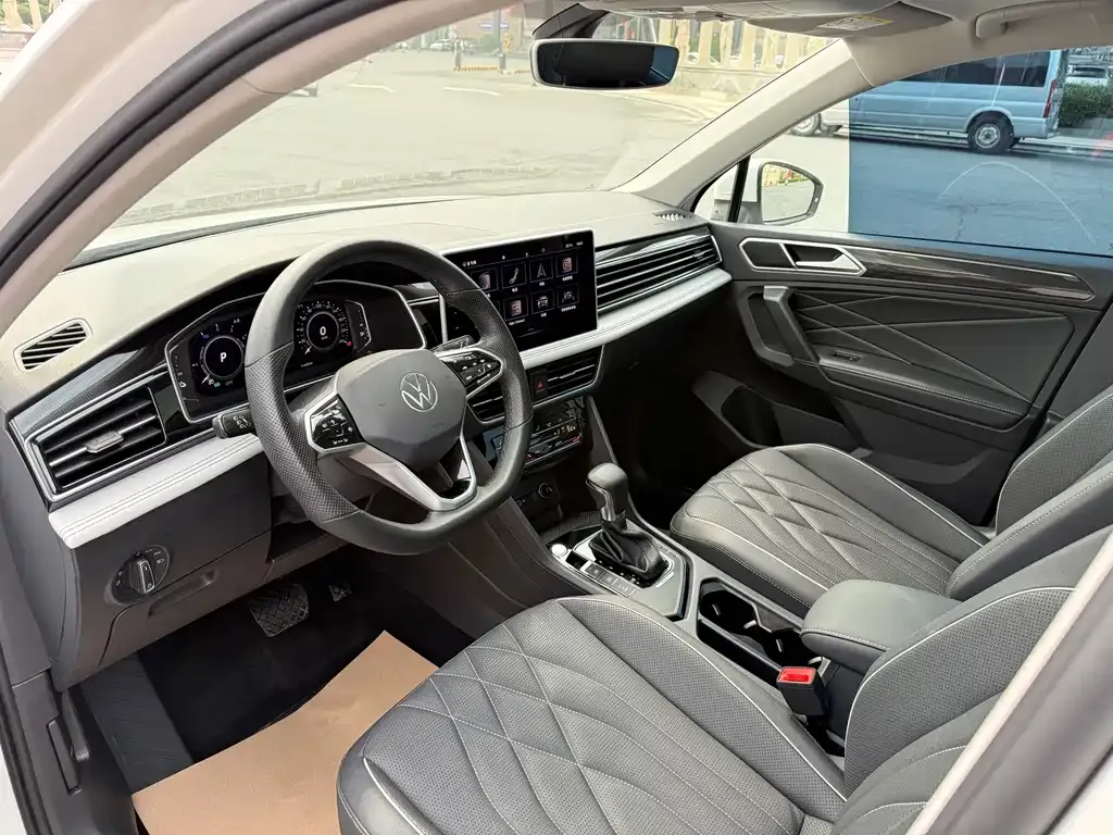 Volkswagen 途观L插电混动 2023 из CN, фото 8