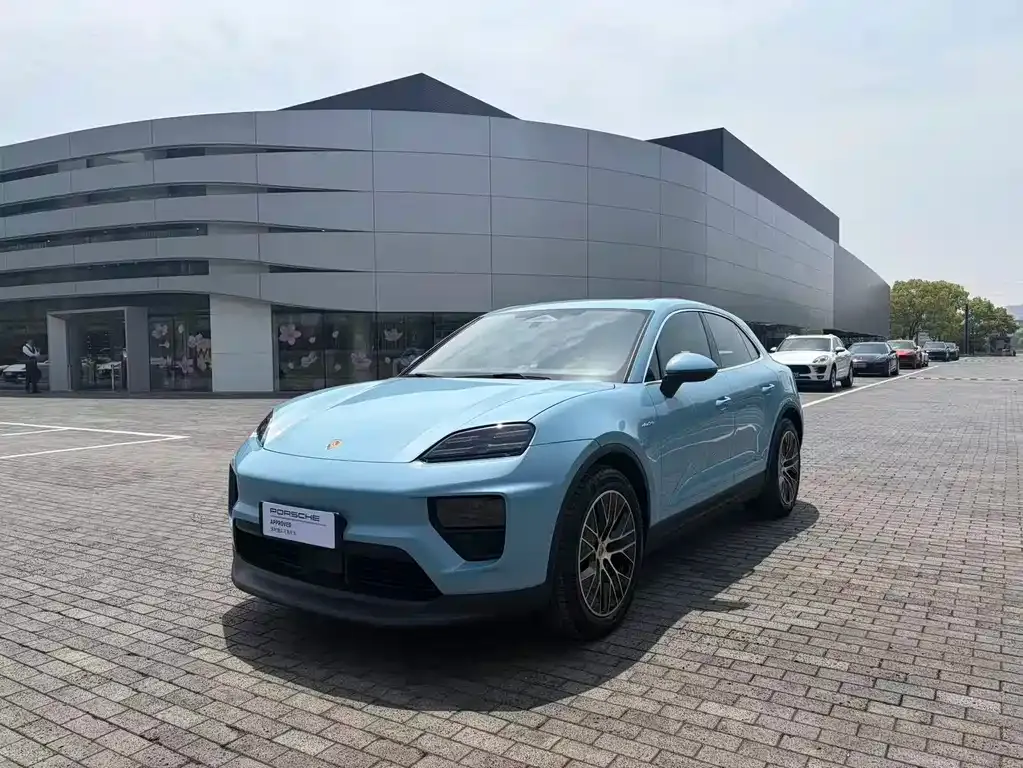 Porsche Macan EV