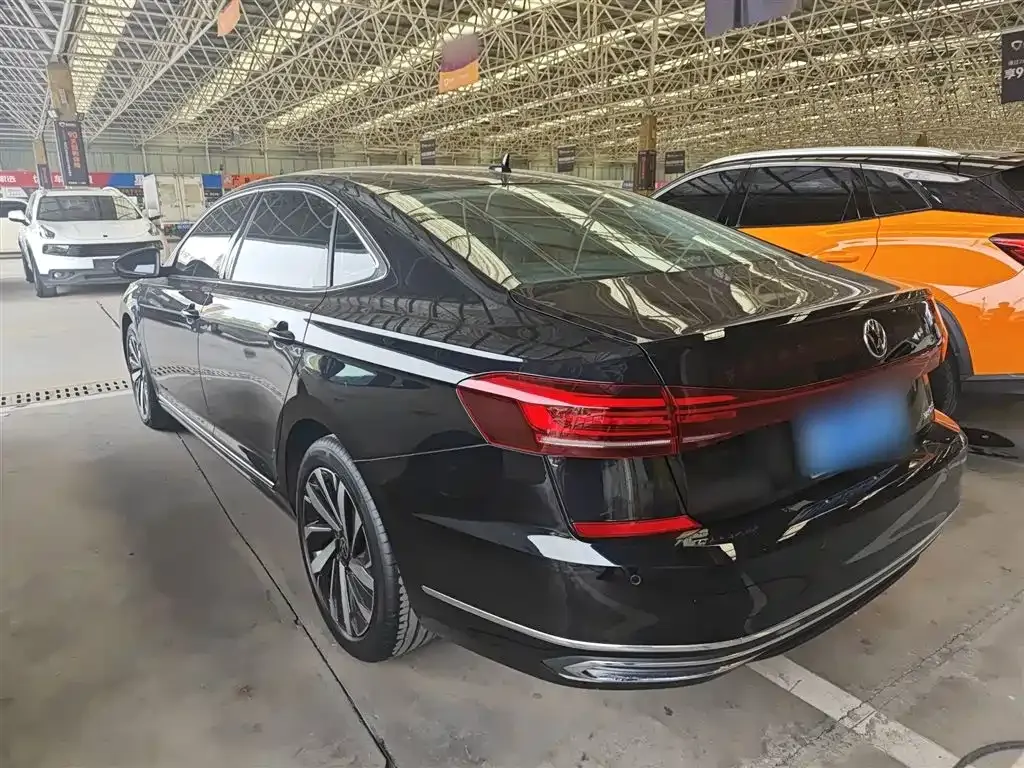 Volkswagen Passat — фото 8
