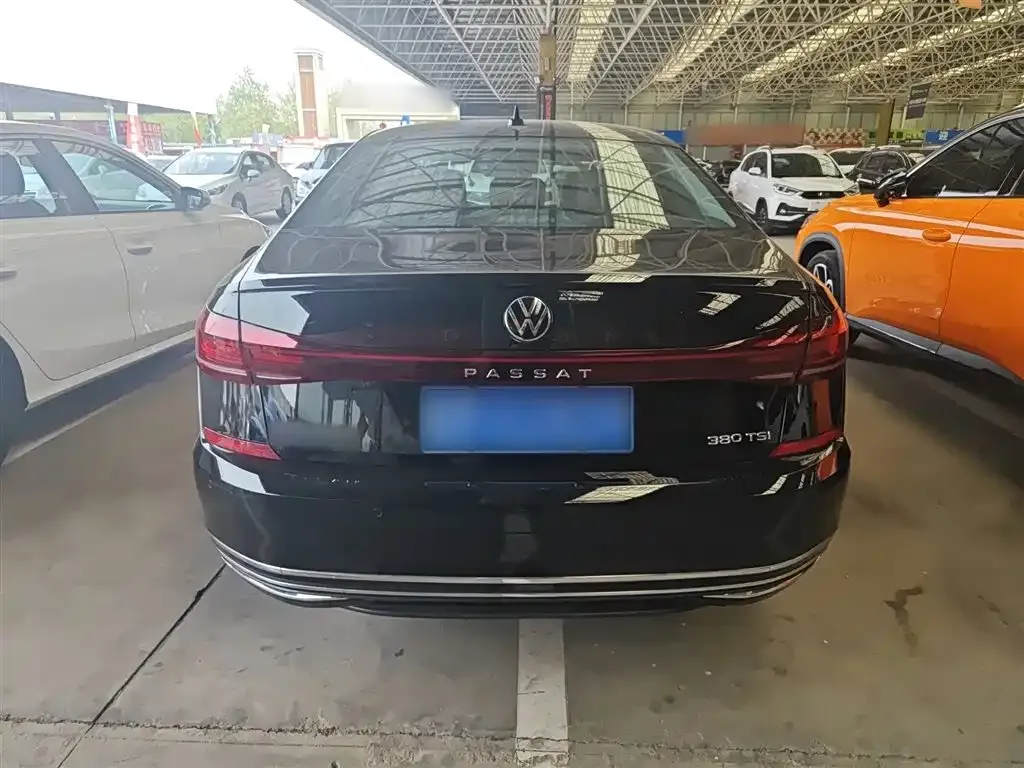 Volkswagen Passat — фото 5