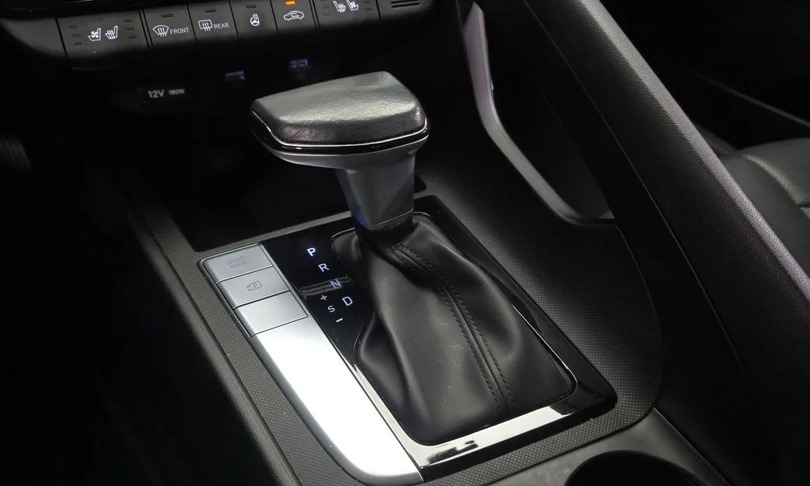 Hyundai AVANTE — фото 3