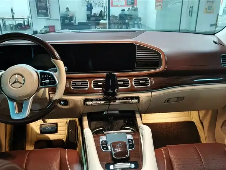 Mercedes-Benz GLS — фото 4