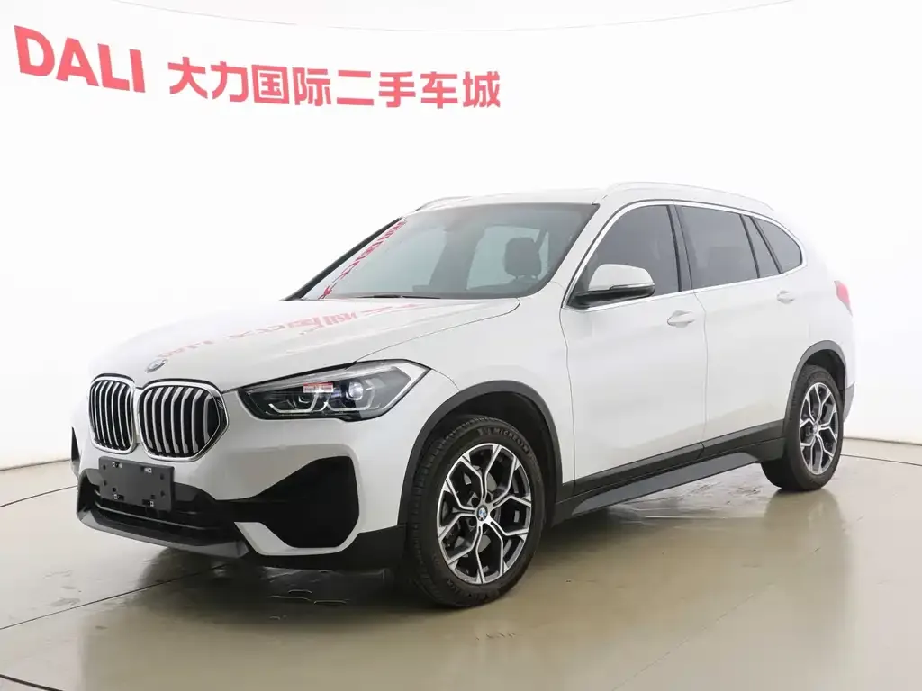BMW X1 — фото 1