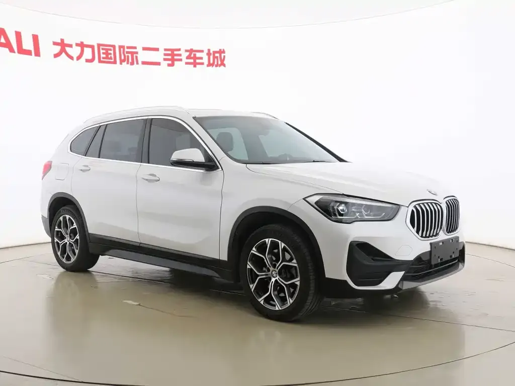 BMW X1 — фото 5