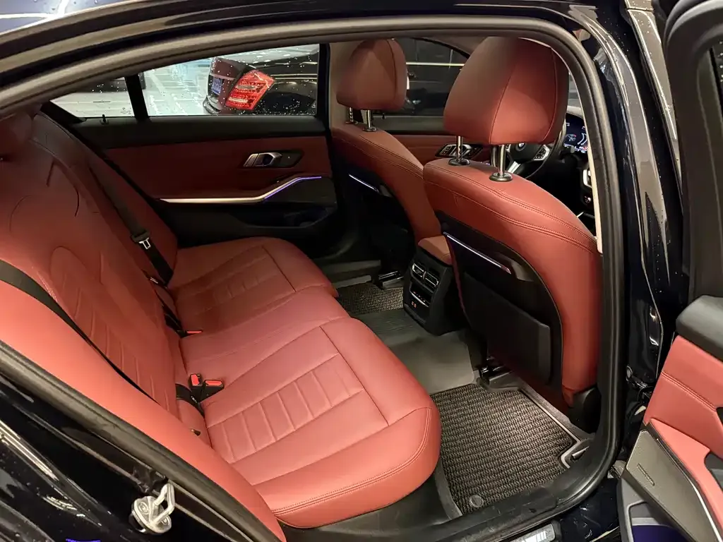 BMW 3 Series 2021 из CN, фото 3