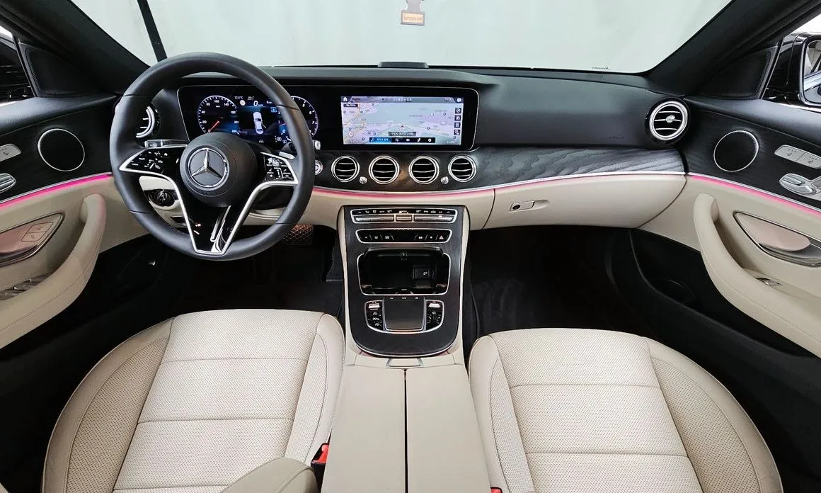 Mercedes-Benz E-Class — фото 1