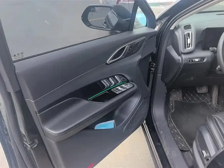 Hongqi HS3 PHEV 2024 из CN, фото 9