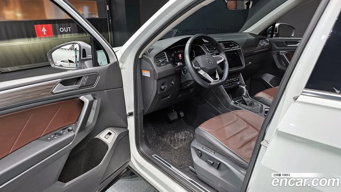 Volkswagen Tiguan — фото 8