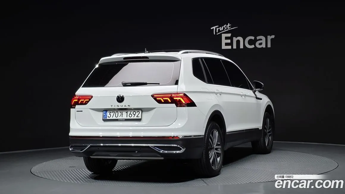 Volkswagen Tiguan — фото 3