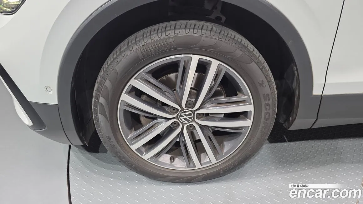Volkswagen Tiguan — фото 5