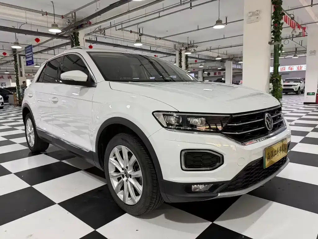 Volkswagen T-Roc — фото 7