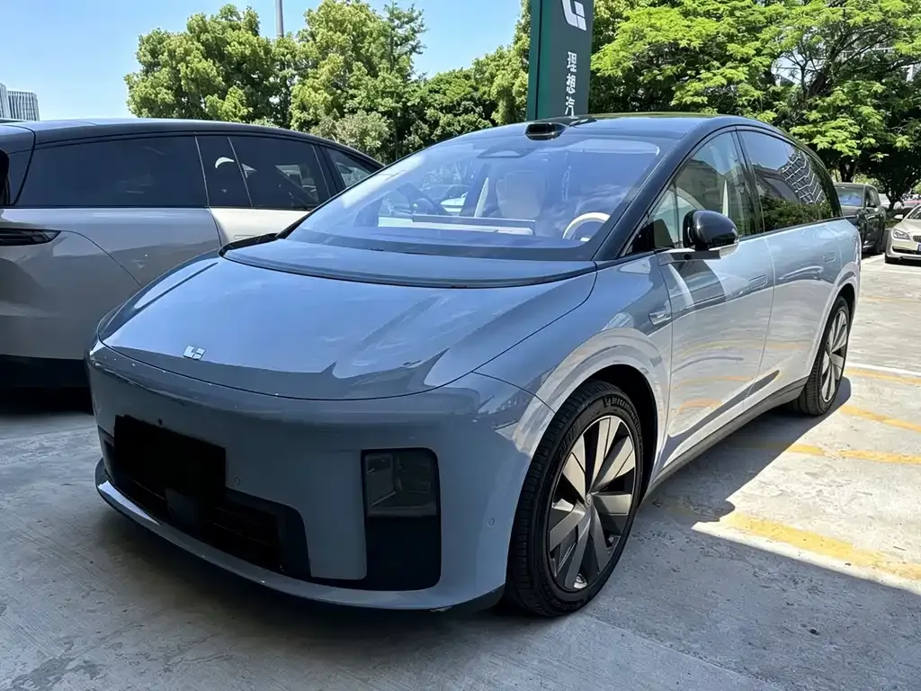 Li Auto i8