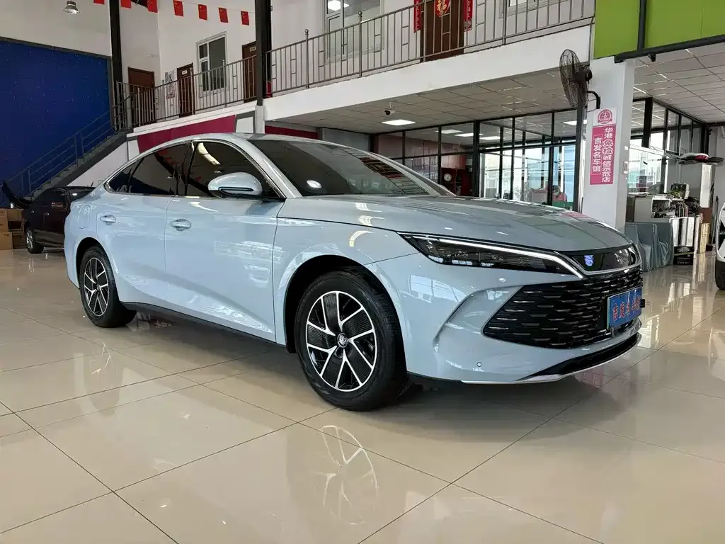 BYD Qin L — фото 9