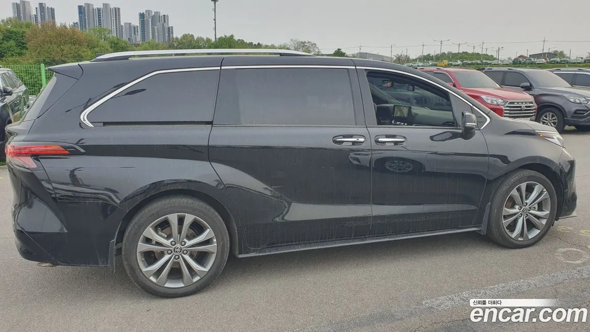 Toyota Sienna — фото 6