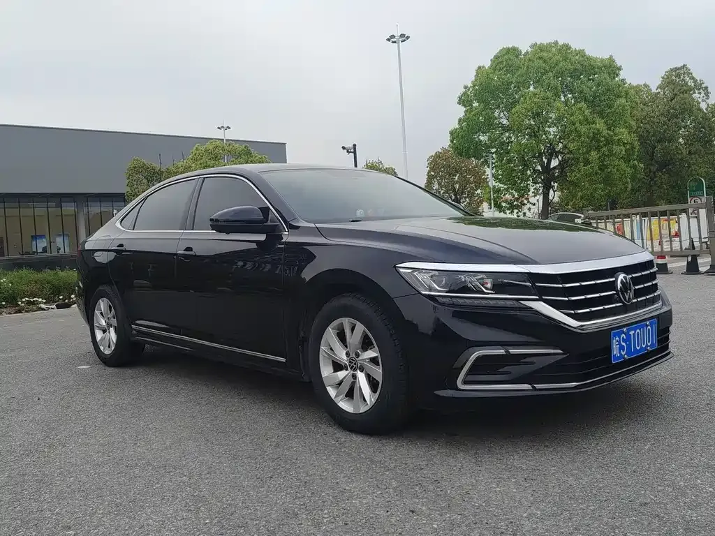 Volkswagen Passat — фото 10