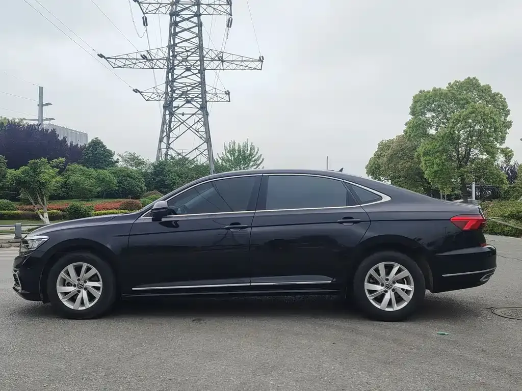 Volkswagen Passat — фото 8