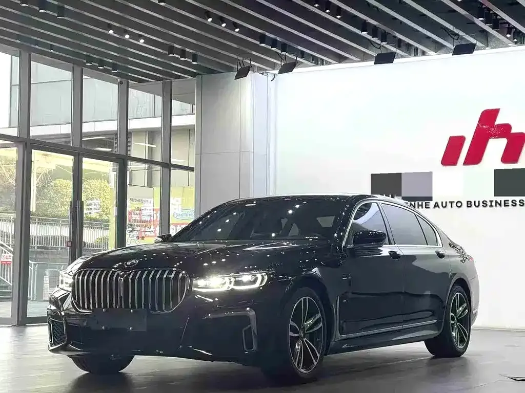 BMW 7 Series — фото 1