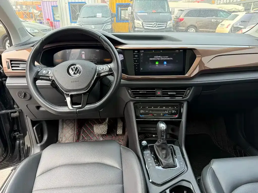 Volkswagen Tharu — фото 6